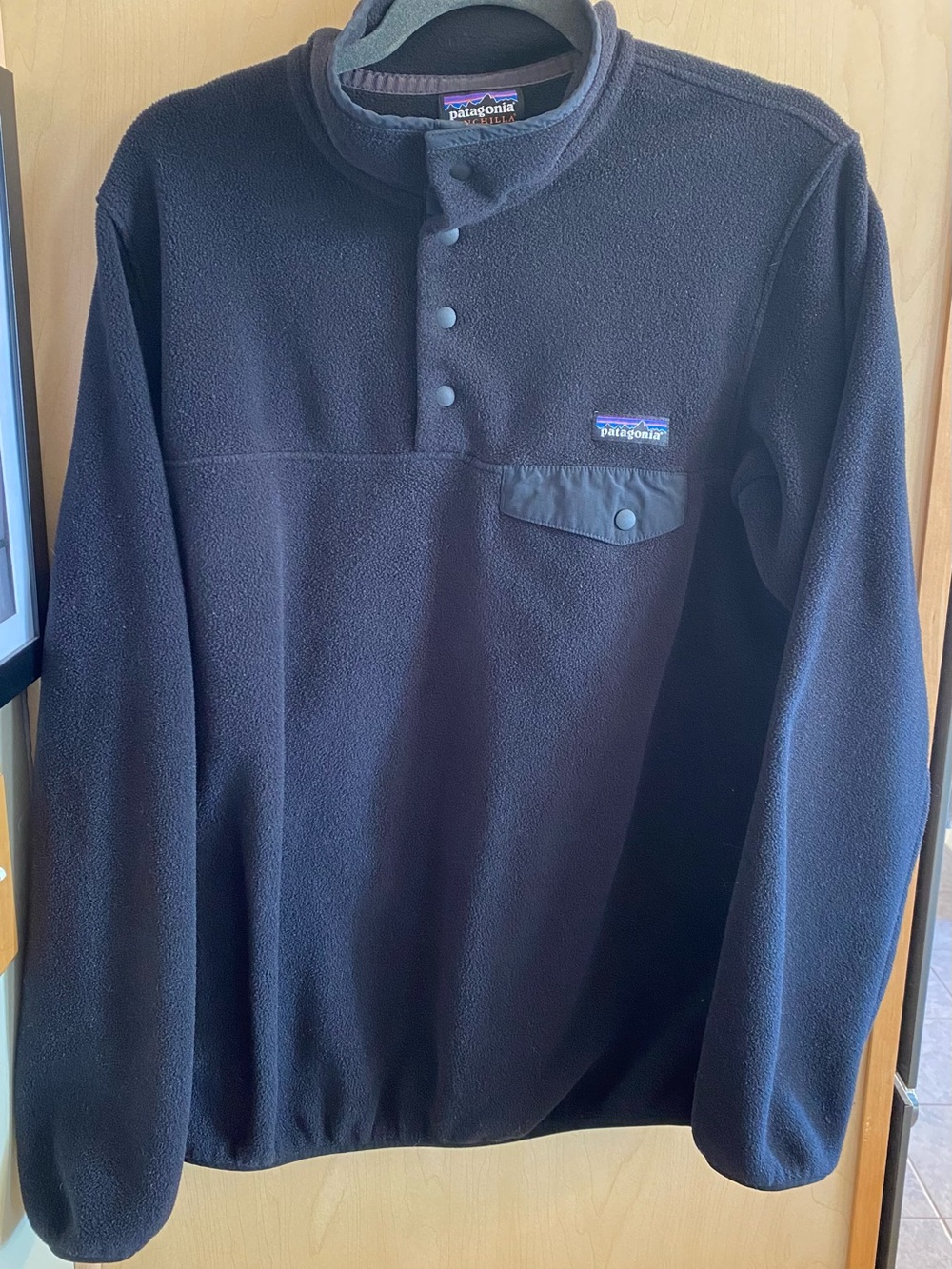 Patagonia Black Synchilla Fleece Pullover with Multicolor Logo